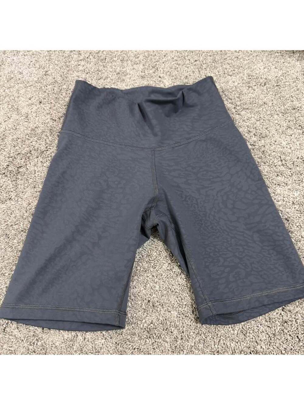 Old Navy Active Gray Leopard Print Biker Shorts Size Small